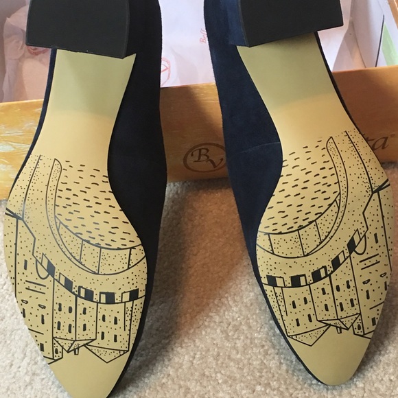 Bella Vita Navy Suede pumps. NWOT - Picture 2 of 8